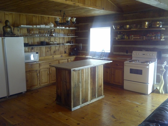 Our cottage for rent fully appointed kitchen
